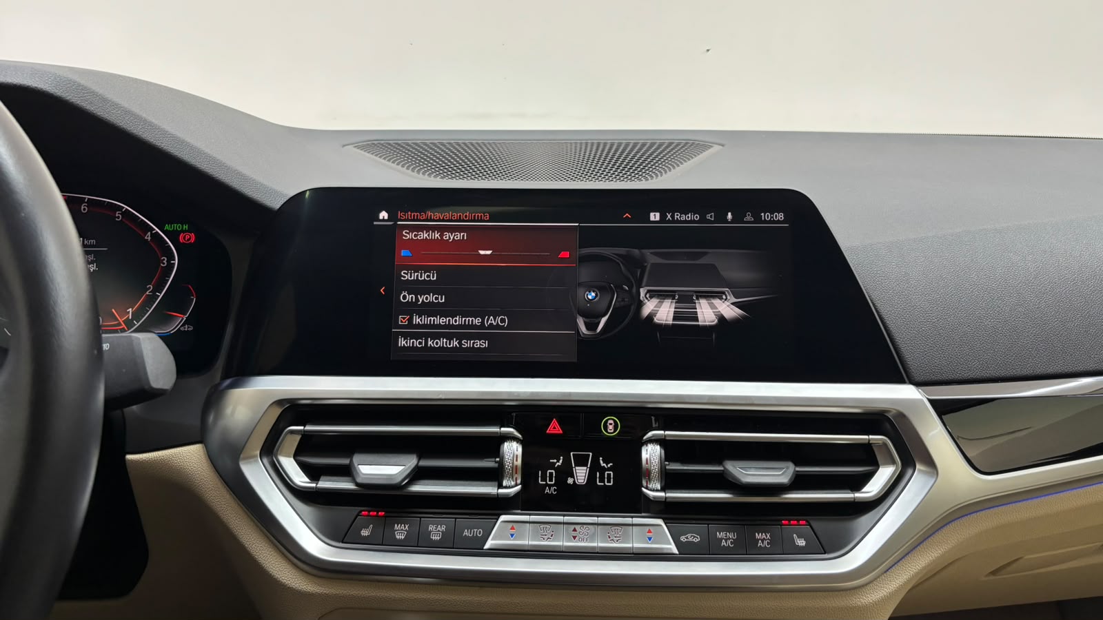 BMW 320i 11